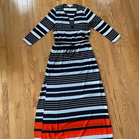 MICHAEL KORS Resort- Striped Navy and White Maxi dress with removable slip - Picture 6 of 15